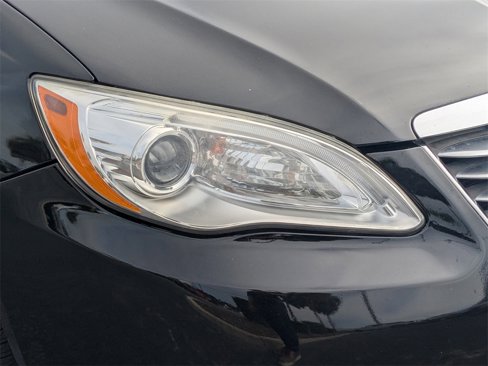 Used 2012 Chrysler 200 Limited image 10