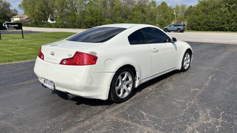 Used 2005 INFINITI G35 Coupe w/ (P01) Premium Pkg image 2