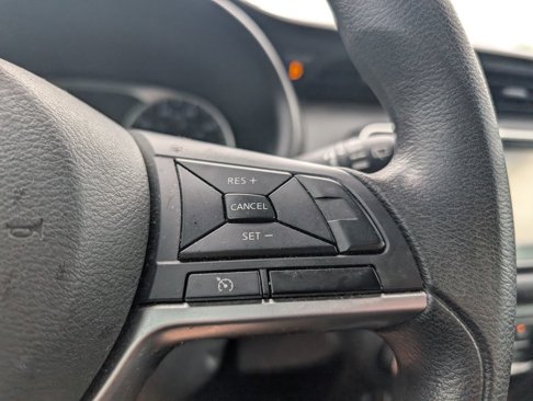 Used 2021 Nissan Kicks S image 13