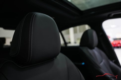 Used 2023 BMW 330e w/ M Sport Package image 44