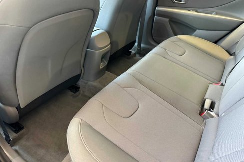 Certified 2025 Hyundai Elantra SE image 16