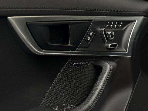Used 2018 Jaguar F-TYPE Coupe image 19