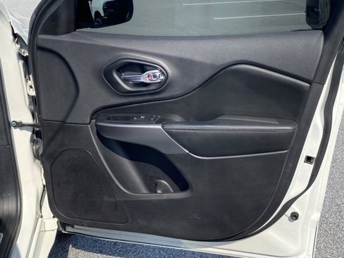 Used 2019 Jeep Cherokee High Altitude image 27