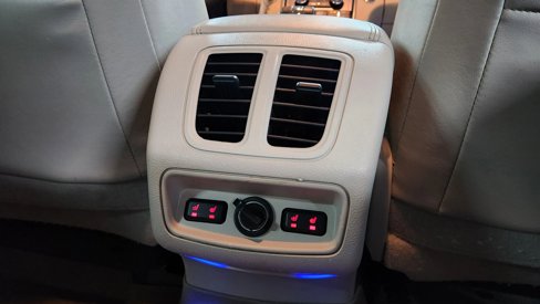 Used 2010 Ford Taurus Limited image 18