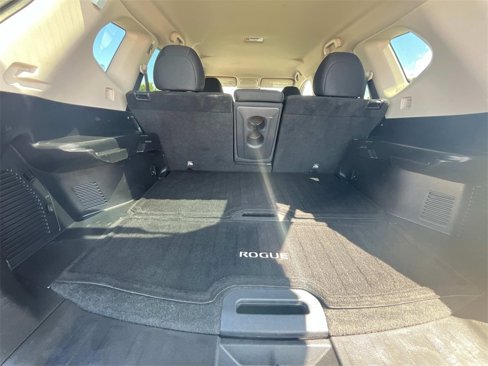 Used 2019 Nissan Rogue SV image 15