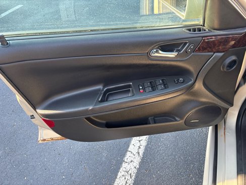 Used 2012 Chevrolet Impala LTZ image 9