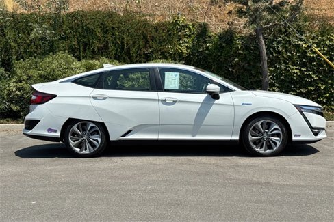 Used 2018 Honda Clarity Plug-In Hybrid image 3