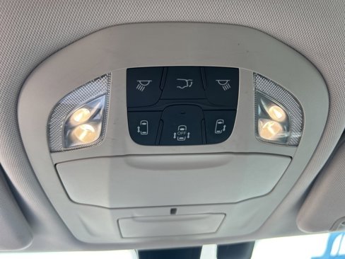 Used 2017 Chrysler Pacifica Touring-L image 31