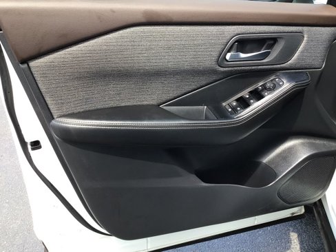 Used 2021 Nissan Rogue SV image 7