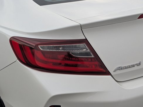Used 2017 Honda Accord EX-L image 13