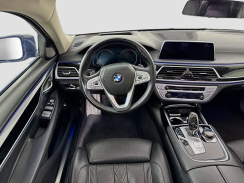 Used 2019 BMW 740i w/ Executive Package image 24