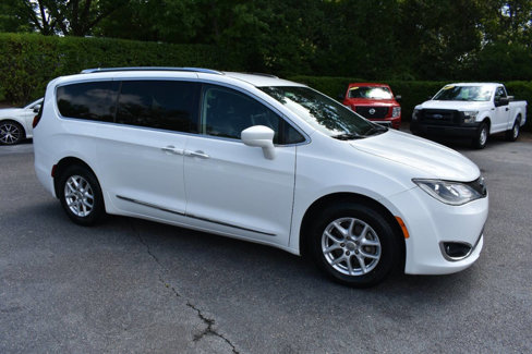 Used 2020 Chrysler Pacifica Touring-L image 41