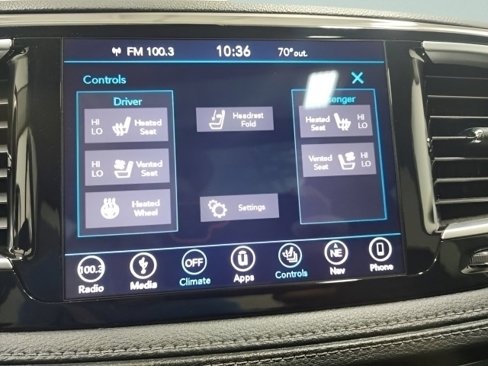 Used 2018 Chrysler Pacifica Limited image 36