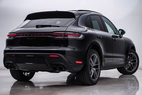 Certified 2025 Porsche Macan Turbo image 11