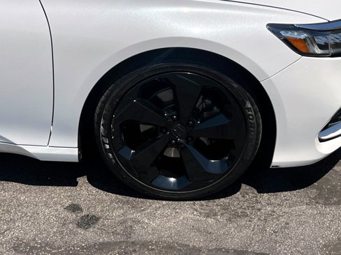 Certified 2018 Honda Accord Touring image 6