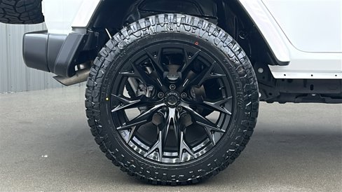 Used 2024 Jeep Wrangler Unlimited w/ Convenience Group image 11