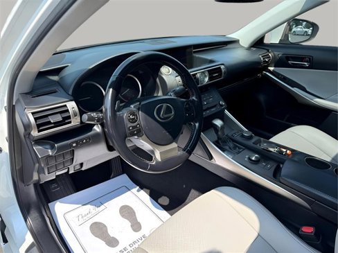 Used 2016 Lexus IS 200t image 13