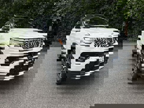New 2025 Jeep Compass Limited image 2