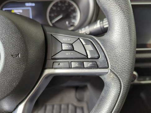 Used 2020 Nissan Kicks SV image 28