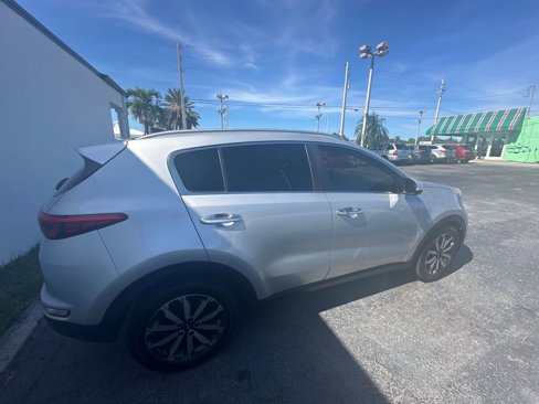 Used 2017 Kia Sportage EX w/ EX Technology Package image 6