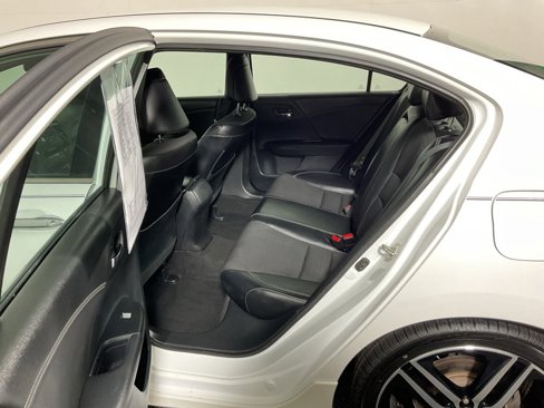 Used 2016 Honda Accord Sport image 30