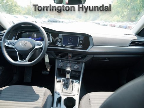 Used 2024 Volkswagen Jetta S image 9