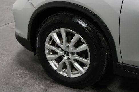 Used 2020 Nissan Rogue SV image 10