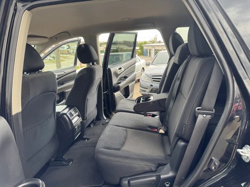Used 2018 Nissan Pathfinder S image 25