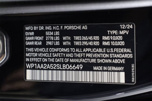 Certified 2025 Porsche Macan image 19