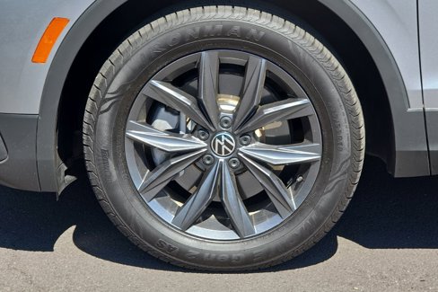 Used 2022 Volkswagen Tiguan SE image 26