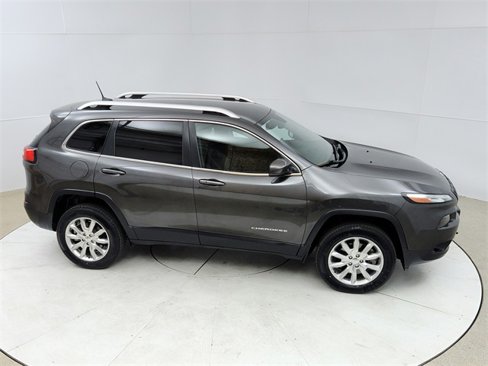 Used 2016 Jeep Cherokee Limited w/ Luxury Group image 20