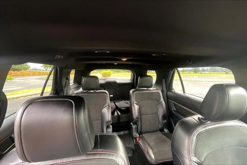 Used 2018 Ford Explorer XLT w/ Equipment Group 202A image 12