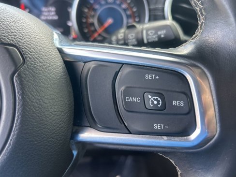 Used 2018 Jeep Wrangler Unlimited Sahara image 45