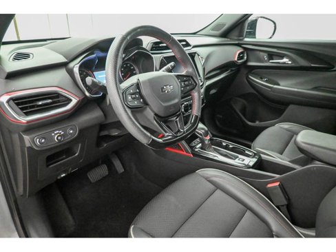 Used 2023 Chevrolet TrailBlazer RS w/ Sun and Liftgate Package image 9