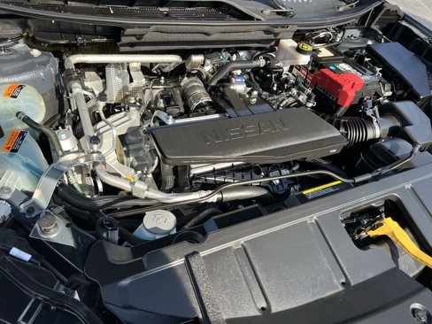 Used 2024 Nissan Rogue SV image 26