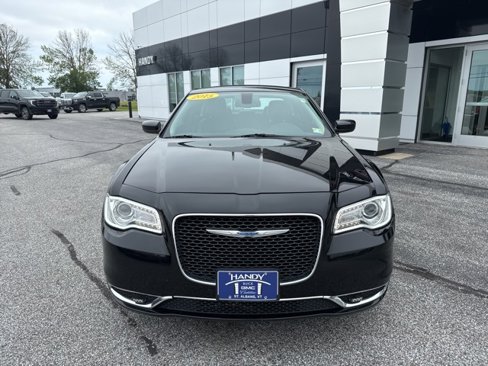 Used 2015 Chrysler 300 Limited image 2