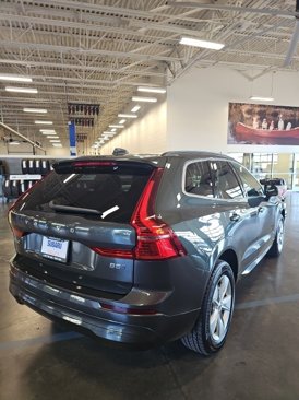 Used 2022 Volvo XC60 B5 Momentum image 6