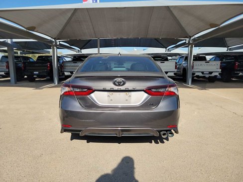Used 2021 Toyota Camry SE w/ Carpet Mat Package (TMS) image 5