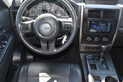Used 2012 Jeep Liberty Sport image 6