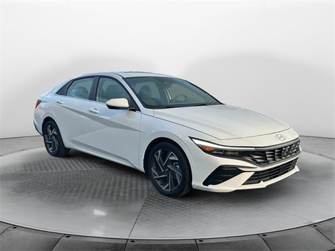 Used 2025 Hyundai Elantra SEL w/ Cargo Package image 1