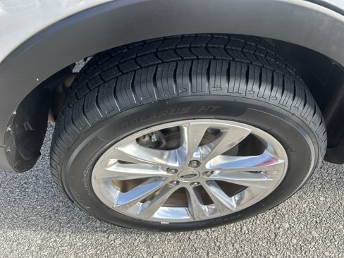 Used 2019 Ford Explorer XLT w/ Equipment Group 202A image 51