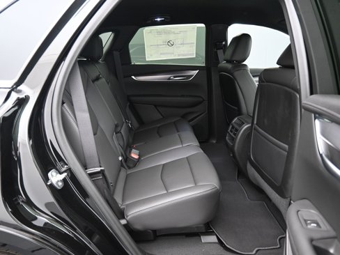 New 2025 Cadillac XT5 Luxury image 12