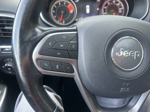 Used 2020 Jeep Cherokee Limited image 33
