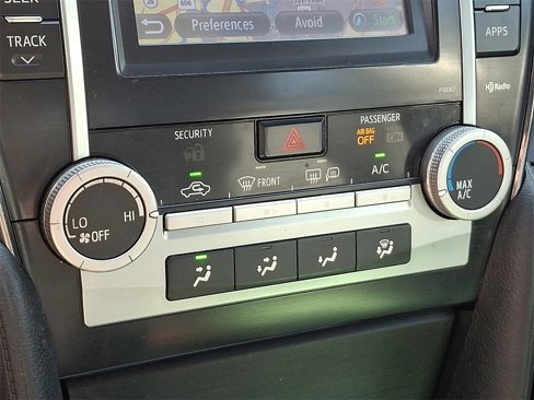 Used 2012 Toyota Camry L image 22