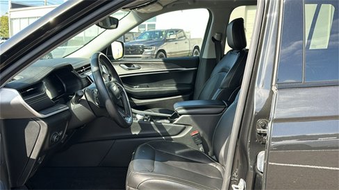 Used 2021 Jeep Grand Cherokee L Limited image 10