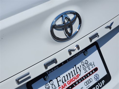 Used 2022 Toyota Camry LE image 5