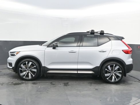 Certified 2022 Volvo XC40 P8 Recharge Ultimate image 4