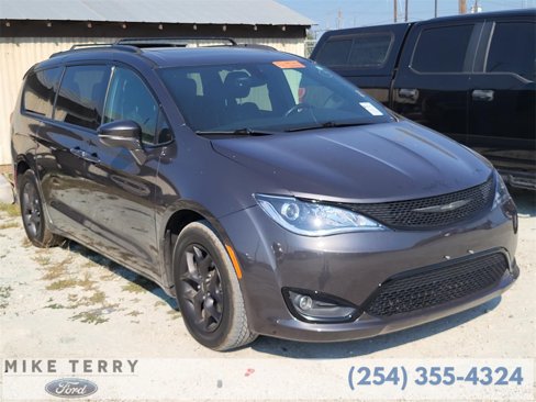 Used 2018 Chrysler Pacifica Limited w/ S Appearance Package image 1