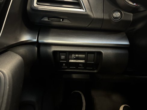 Used 2018 Subaru Crosstrek 2.0i Limited image 25