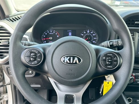 Certified 2020 Kia Soul S image 25